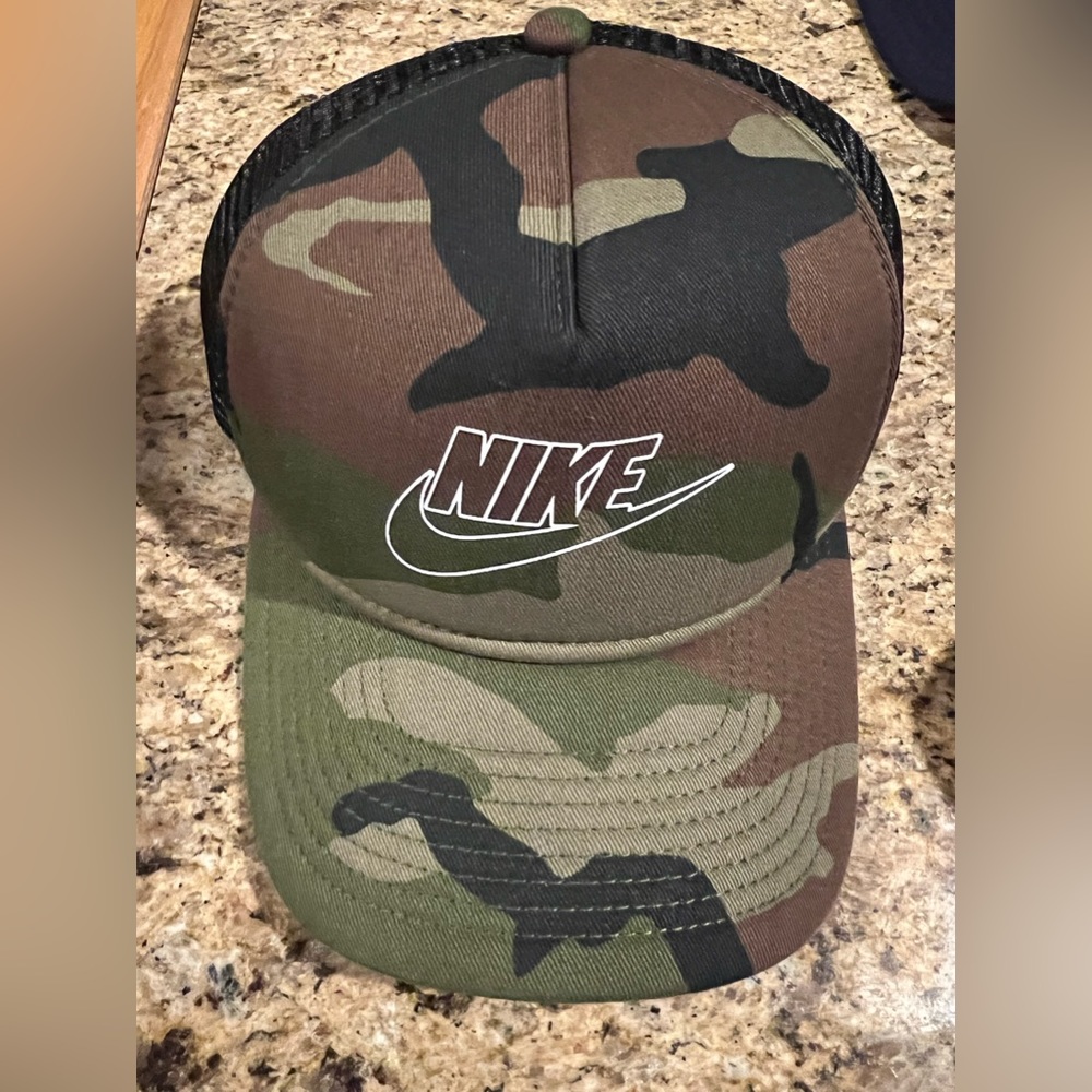 Brand new Nike snap back